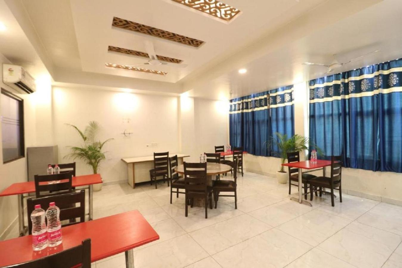 Hotel Skywood At Airport Nueva Delhi Exterior foto